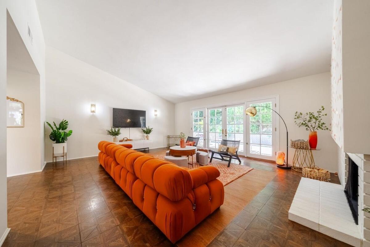 Сasa de vacaciones 6 Minutes To Universal With Game Room, Heated Pool &