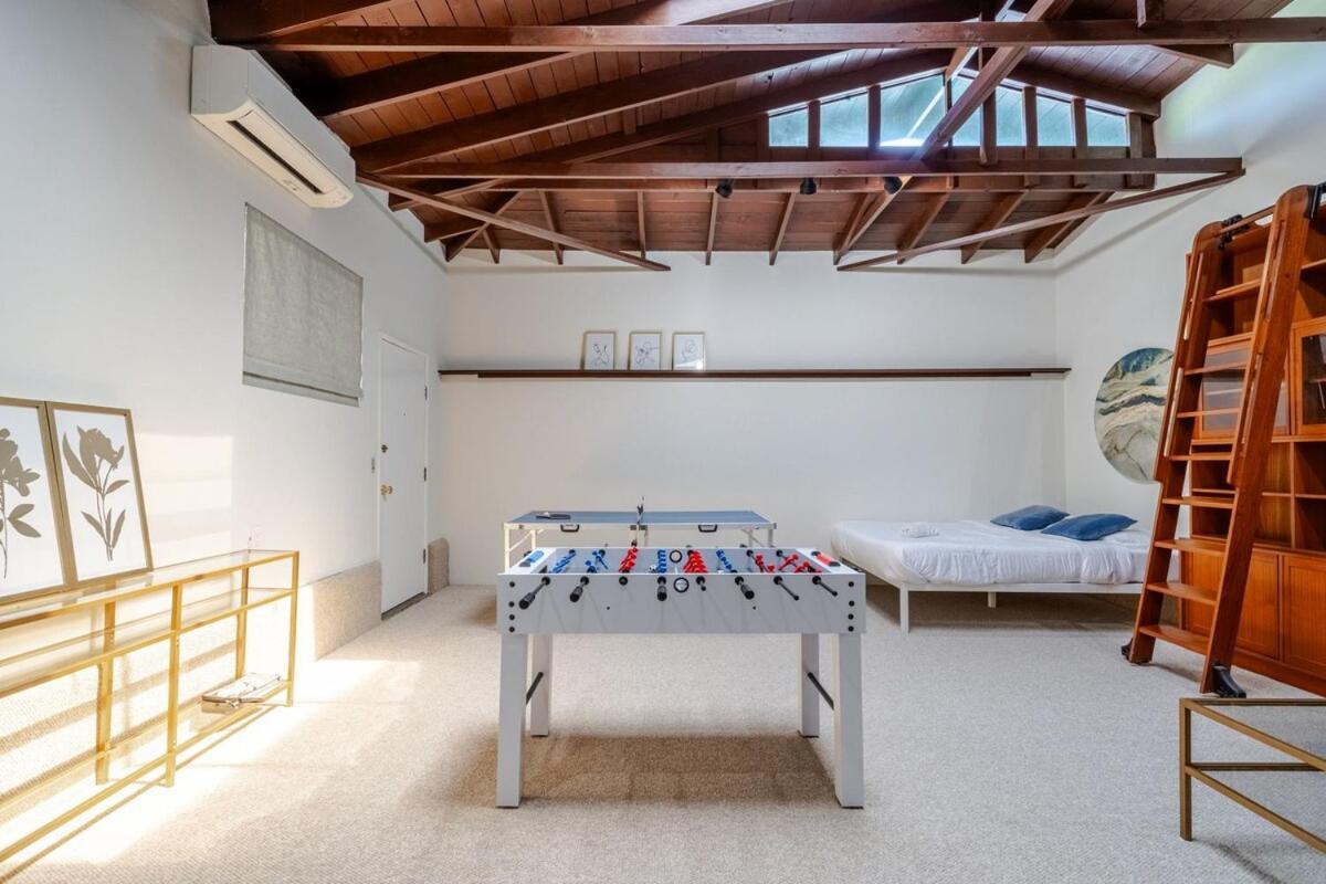 Сasa de vacaciones 6 Minutes To Universal With Game Room, Heated Pool & Los Ángeles