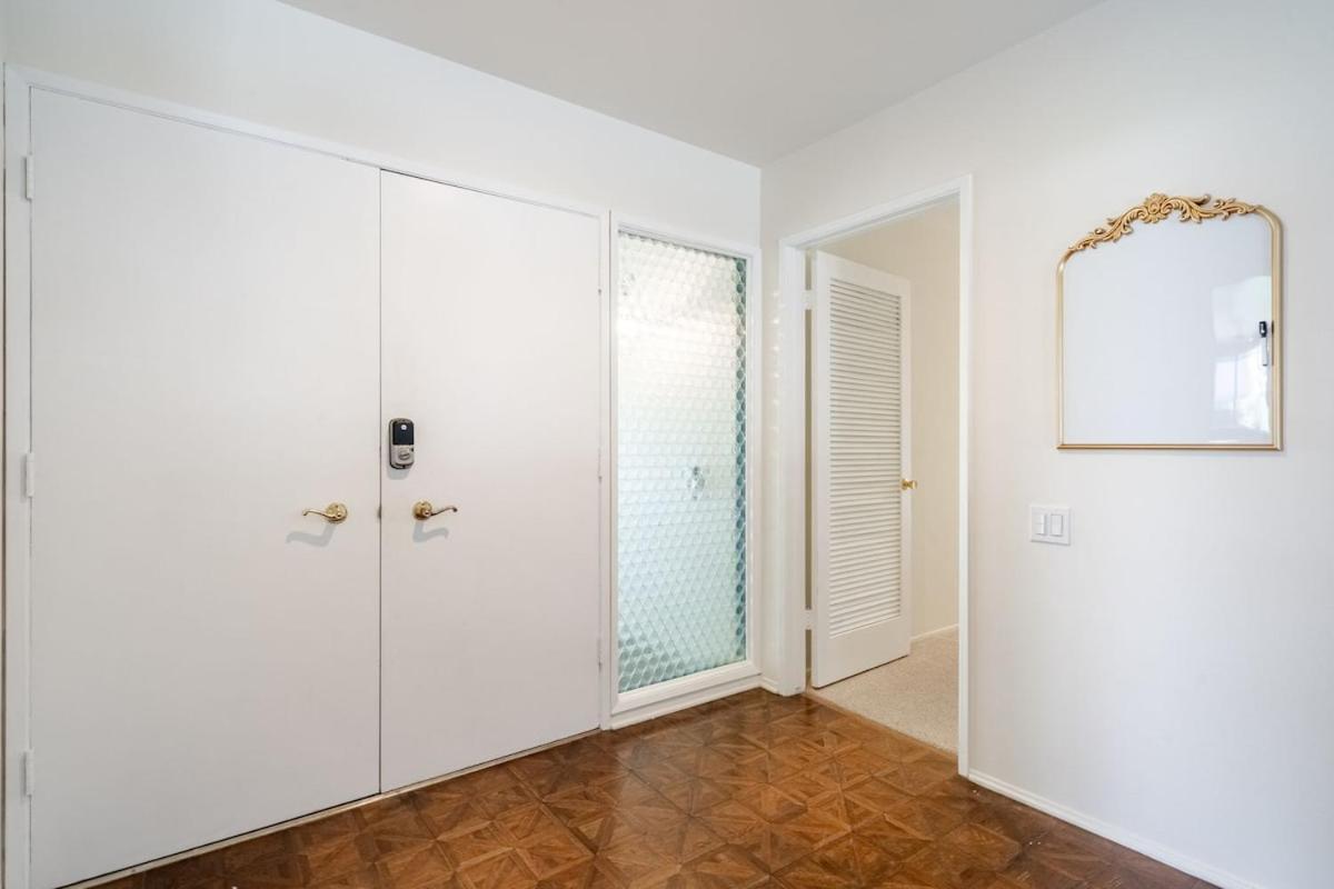 6 Minutes To Universal With Game Room, Heated Pool & *