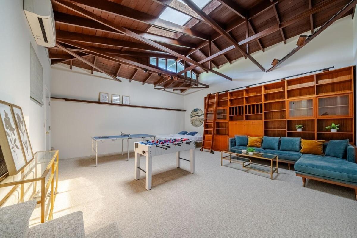 Сasa de vacaciones 6 Minutes To Universal With Game Room, Heated Pool & Los Ángeles